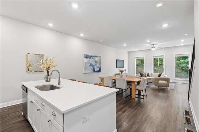Photo - 857 Constellation Dr