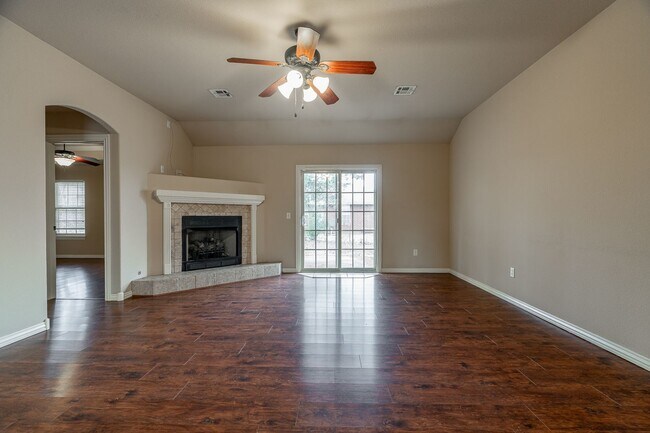 Photo - Great Location near UA bus route! Summer m...