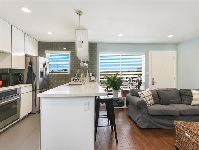 Photo - 3110 Red River St Unidad C403