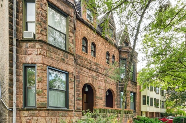 Building Photo - 5429 S Blackstone Ave Unit Condo