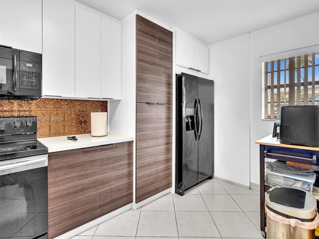 Photo - 1770 NE 191st St Unidad 116-1