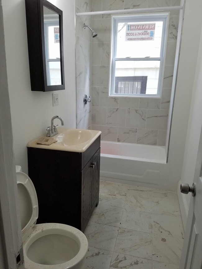 98 Topliff St Unit 2