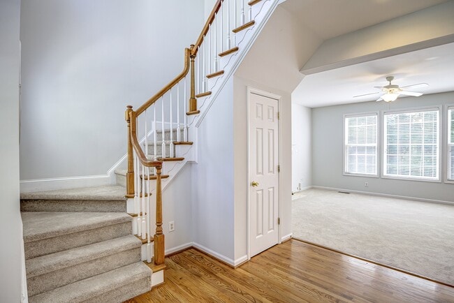 Building Photo - 2103 Templeton Gap Dr