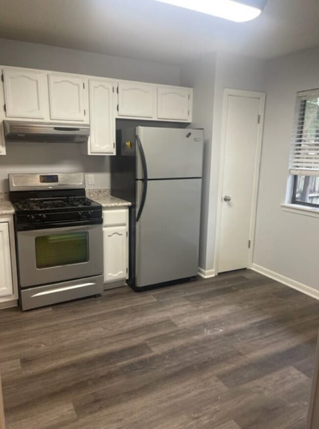 Photo - 2908 Alpine Pl