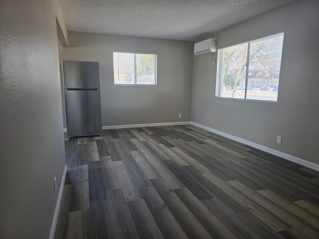 Photo - 1332 N Norma St