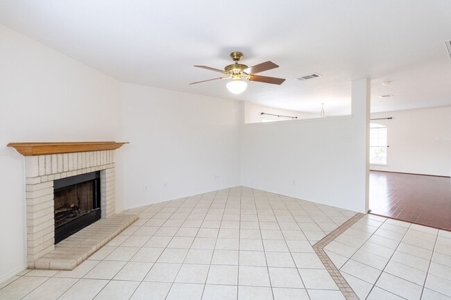 Photo - Gorgeous 4 bedroom, 3 bathrooms home in Pflugerville!!!