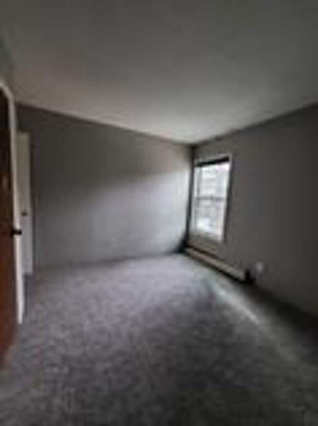 Photo - 326 N Main St