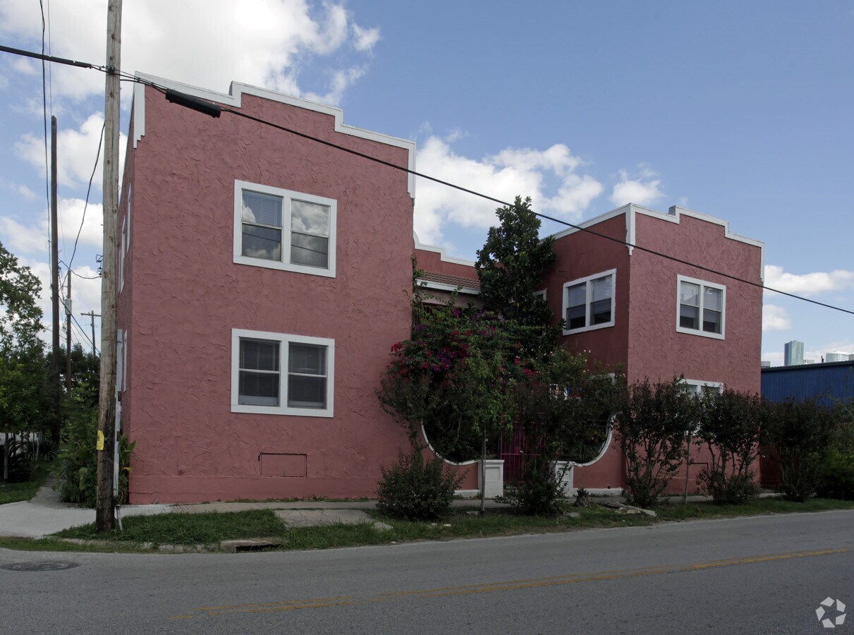 Photo - Las Rosas Apartments