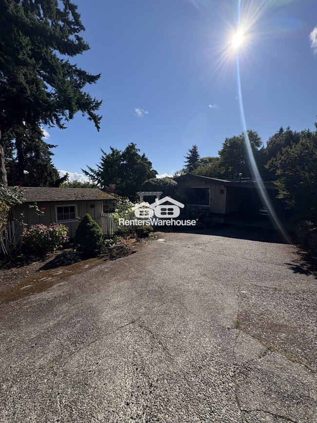 Building Photo - 7633 S 134th St Rental