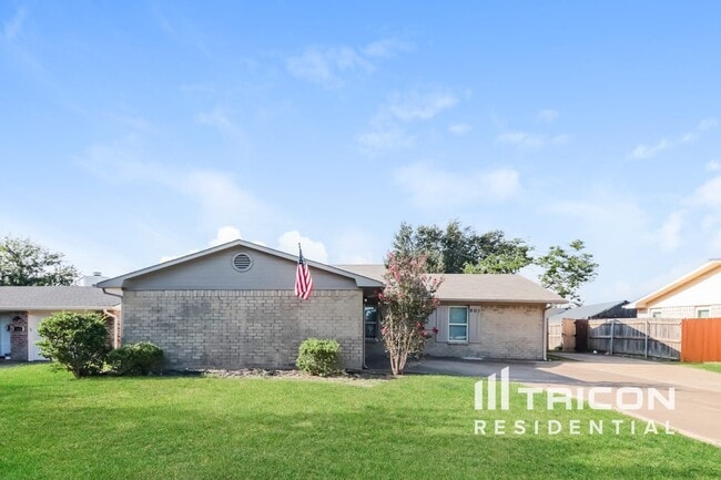Building Photo - 901 Loganwood Dr Rental