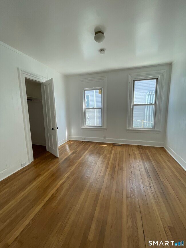 Photo - 69 W Liberty St