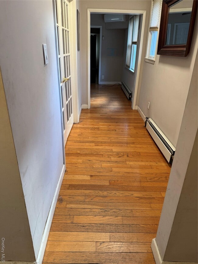 Photo - 76 E Argyle St