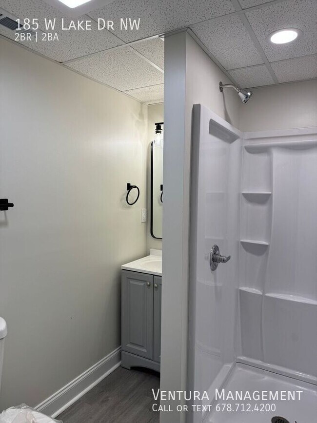 Photo - 185 W Lake Dr NW