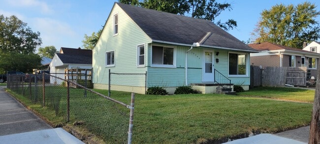 Photo - 17284 Ivanhoe St