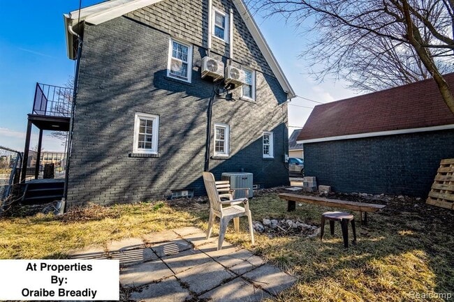 Photo - 959 Washtenaw Ave