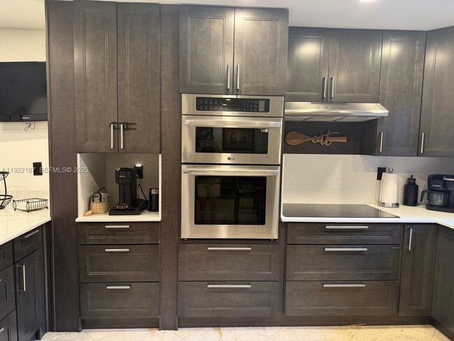 Photo - 233 E Forest Oak Cir