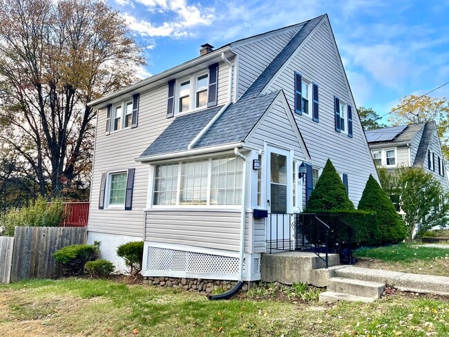 Photo - 55 Bronx Ave