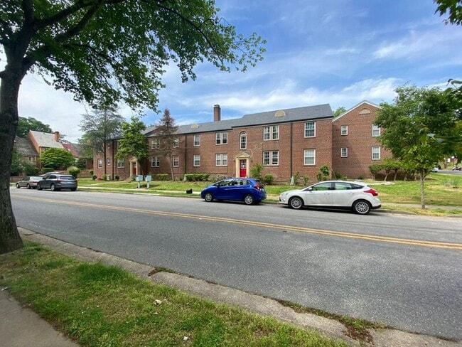 1320-1324 Kenmore Ave