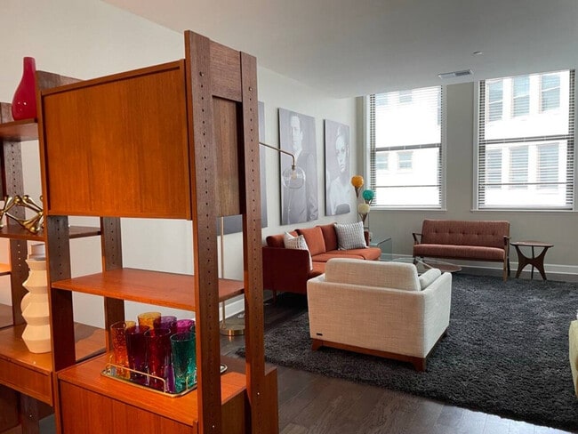 Photo - 245 E Main St Unit ID1094664P