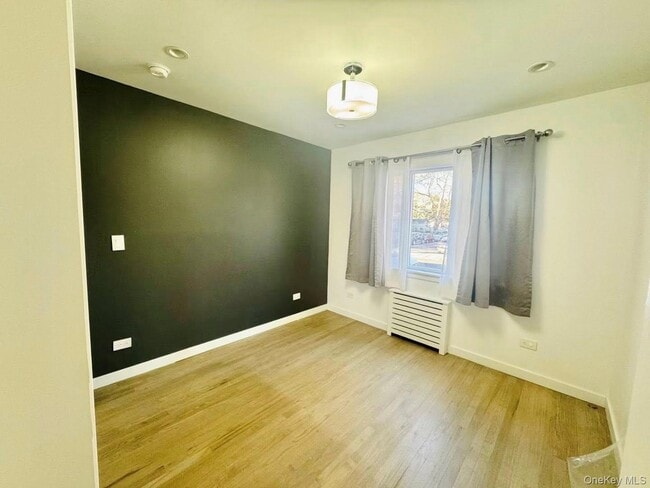 Photo - 191-04 39th Ave