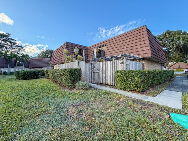 Building Photo - 306 3rd Ln