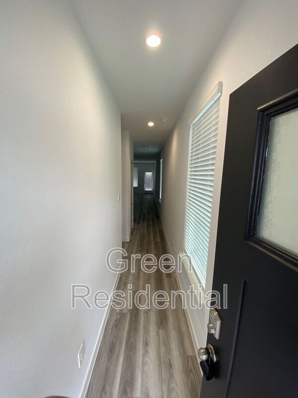 Photo - 3125 Crown Gate Dr