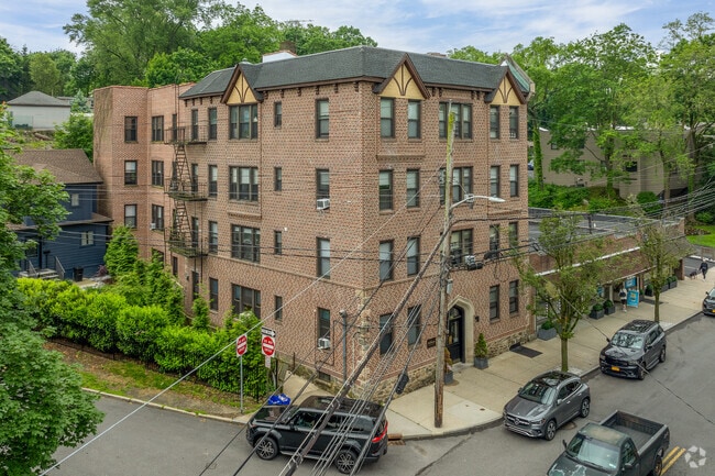 Building Photo - 224 Purchase Street Rental