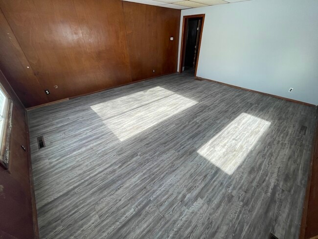 Photo - 308 Stewart St