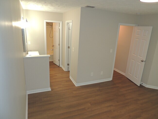 Photo - 1006 Wood Creek Dr