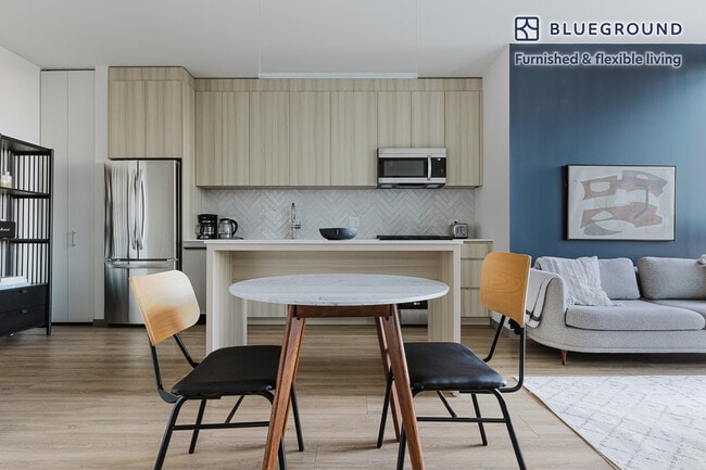 Photo - 513 S Damen Ave Unidad FL9-ID1109