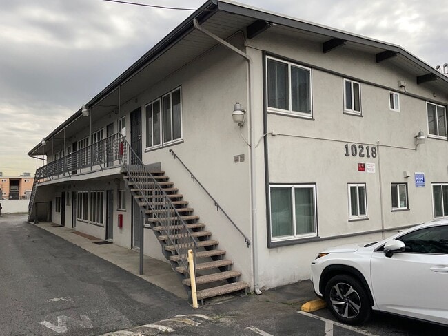 Photo - Felton Apts.