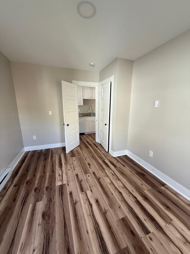 219 Laurel St Unit 2E