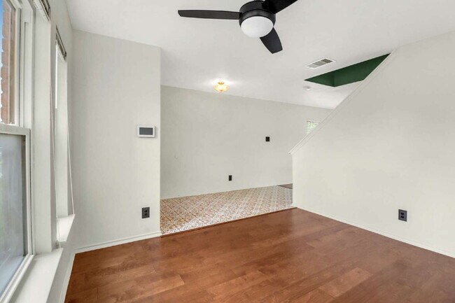 Photo - "Discover Your Dream Home: Spacious 3-Bedroom Oasis with Granite Elegance in San Antonio!"
