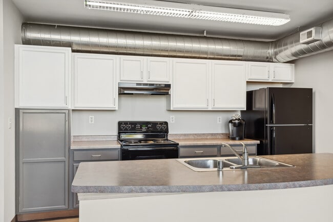 Building Photo - Blue Ribbon Lofts