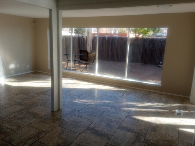 Photo - 11808 Lexington Ave NE