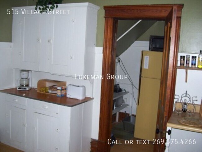 Photo - 515 Village St