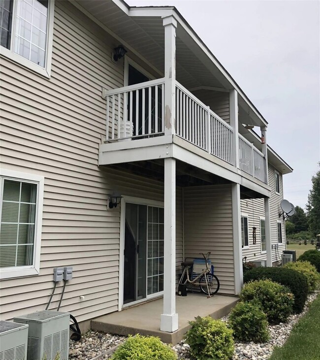 Photo - 417 Maynard St