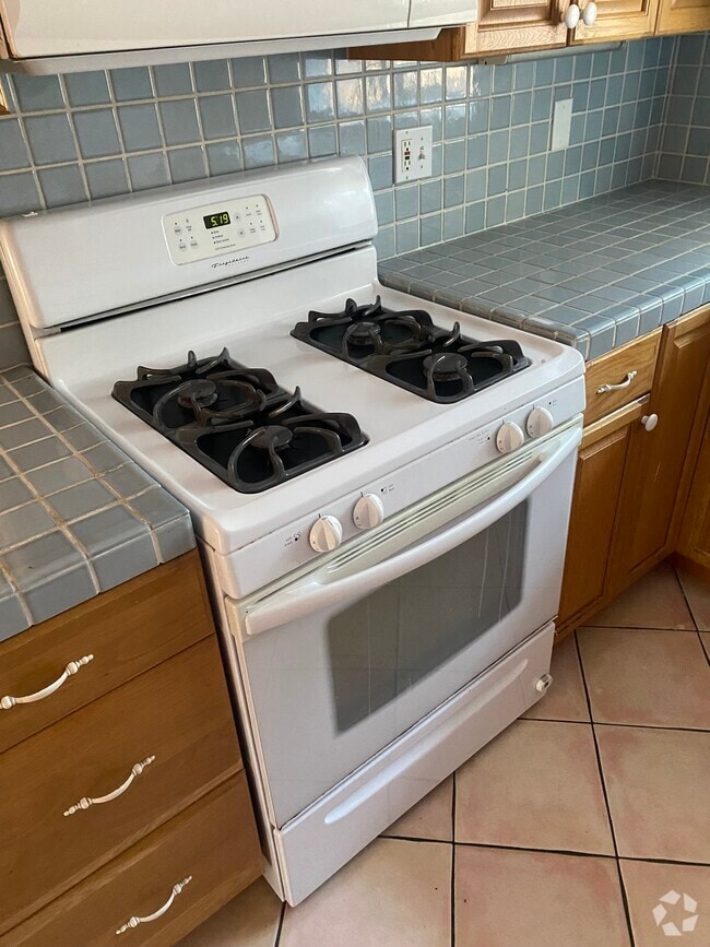 Building Photo - 4400 Overland Ave Unit 3 Rental