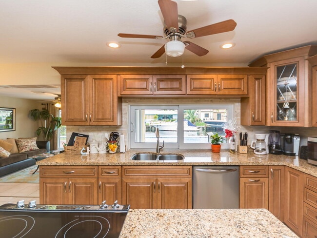 Photo - 4930 NE 27th Ave