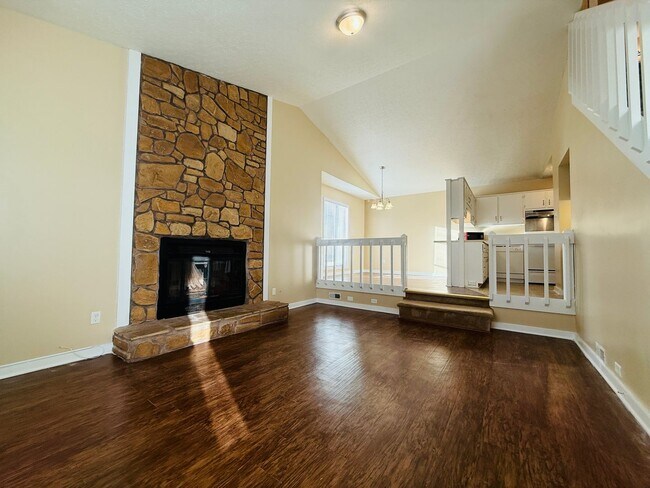 Photo - 824 Danish Dr