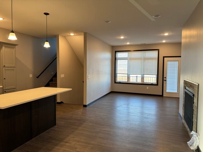 Photo - 2096 Rolling Green Trl