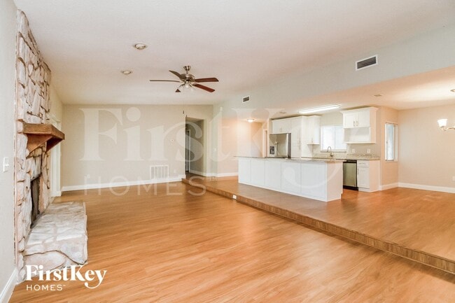 Photo - 1013 Taproot Dr