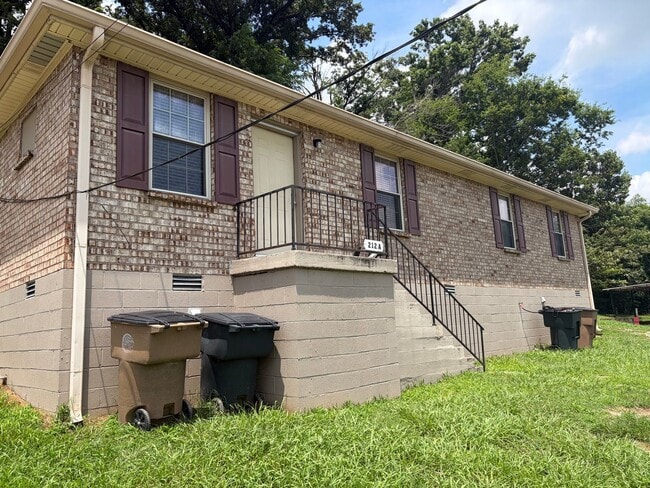Building Photo - 212 Jay Dr Unit A