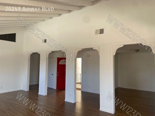 Photo - 20249 Airway Blvd