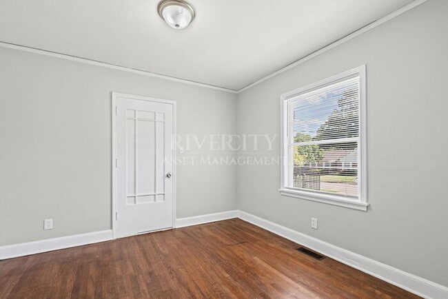 Berclair Beauty!!!! Section 8 Welcomed !!!! FULLY Renovated & Spacious!!!!!!