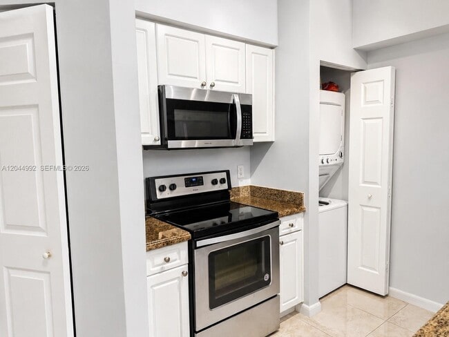 Photo - 17145 N Bay Rd Unidad 4502