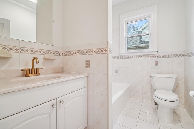 Photo - 1154 Anderson Ave Unit 2