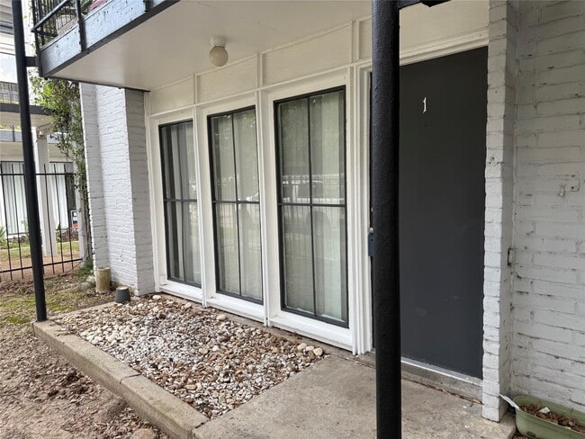 Building Photo - 1000 Heights Blvd Unit 1 Rental
