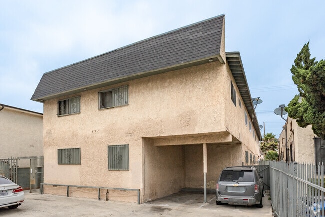 637 W 79th