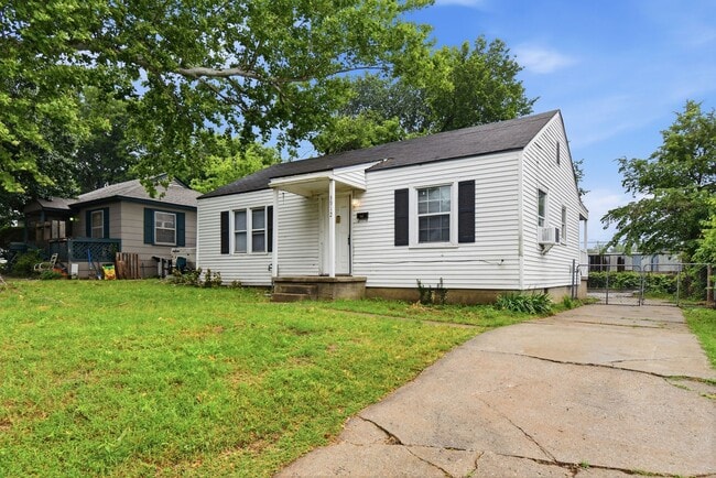 Photo - Newly Remodeled | 3 Bed | 1 Bath | Tulsa | Available Now